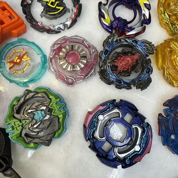 Beyblade Lot - Metal & Plastic - Mixed Lot with Launchers & Burst Series - Picture 10 of 15